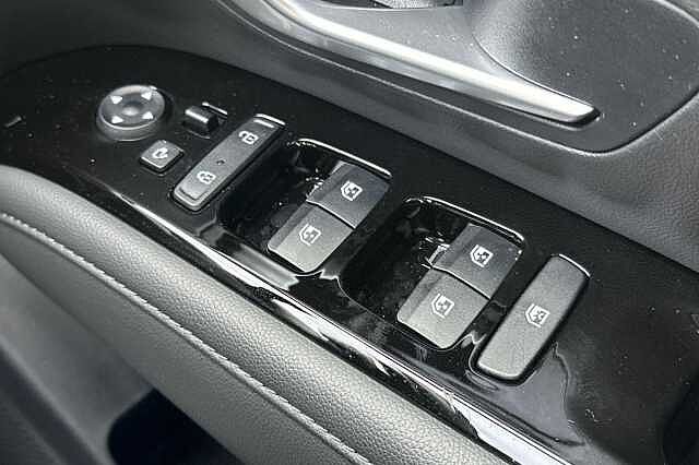 Hyundai TUCSON 1.6 TGDi Hybrid 230 Ultimate 5dr 2WD Auto Shimmering Silver