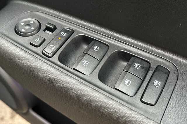 Hyundai INSTER 85kW 02 49kWh 5dr Auto