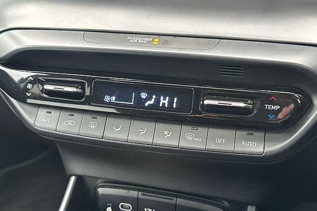 Hyundai BAYON 1.0 TGDi Ultimate 5dr DCT Pearl - Meta blue
