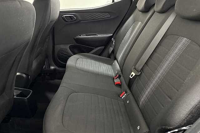 Hyundai TUCSON 1.6T Hybrid N Line 5dr Auto White