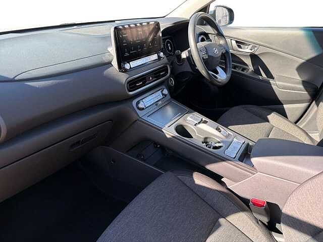 Hyundai KONA 100kW SE Connect 39kWh 5dr Auto lid - Atlas white