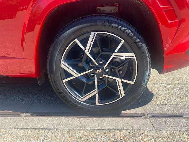 Hyundai TUCSON 1.6T Hybrid N Line S 5dr Auto Red